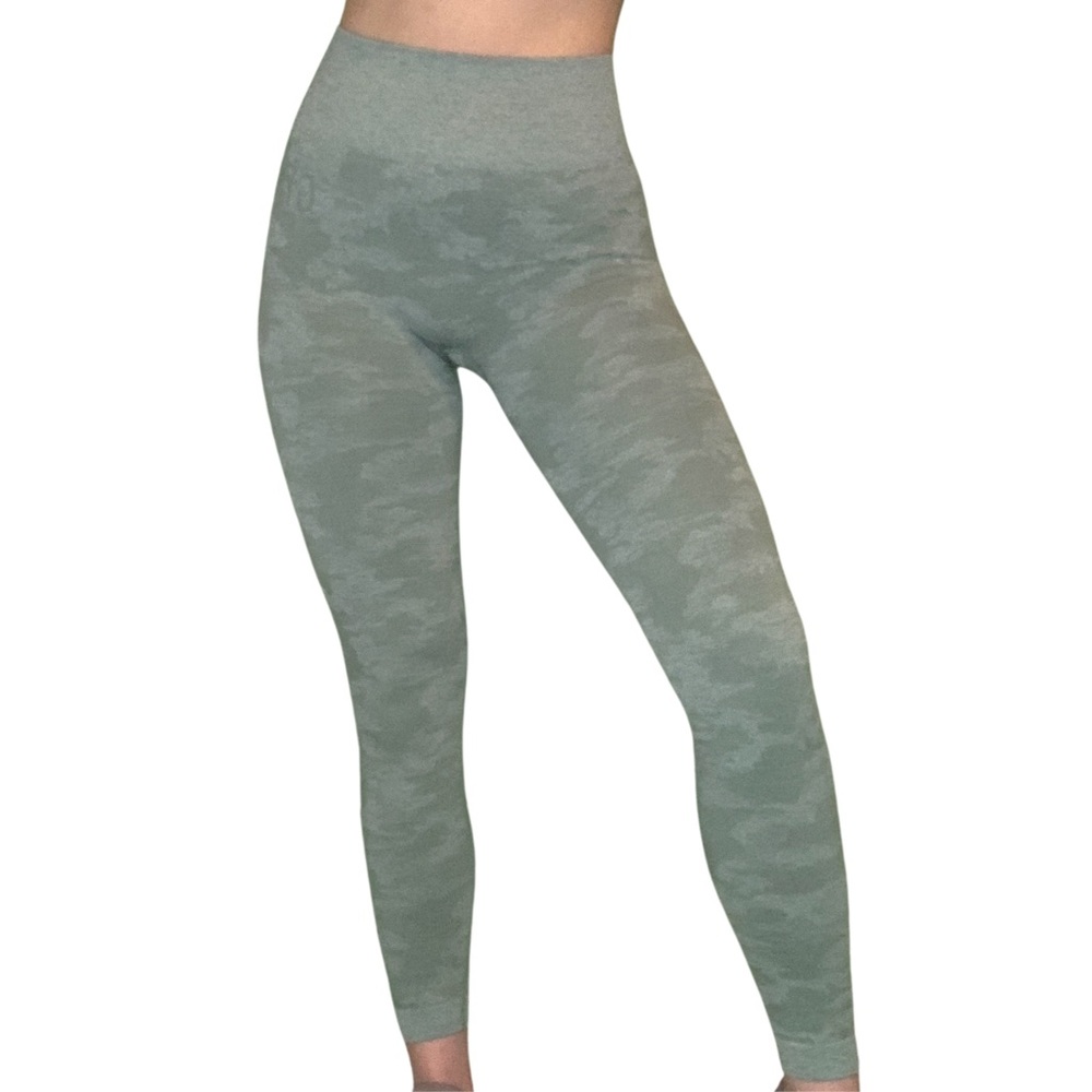 Gymshark Camo Seamless Leggings Size Small